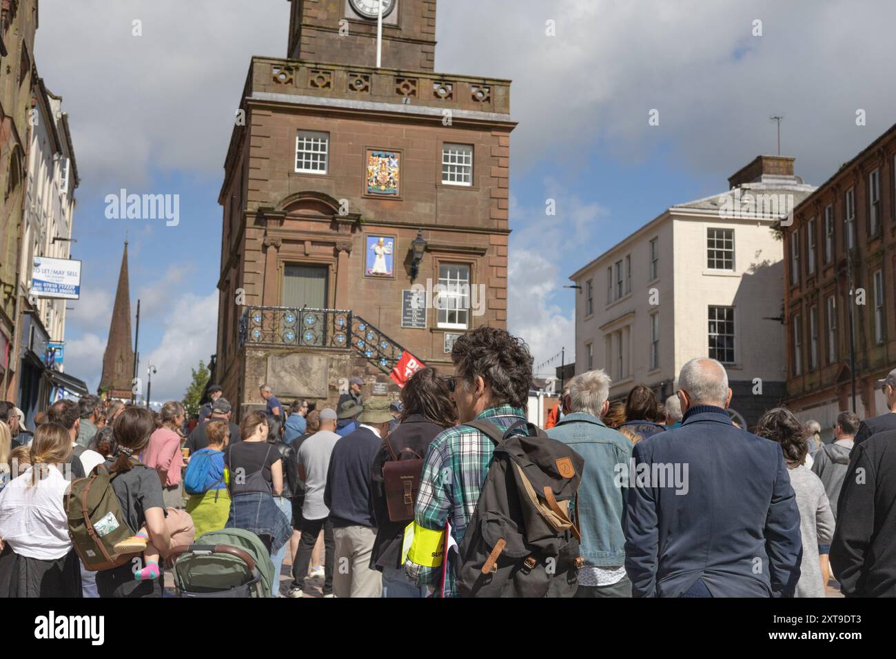 Dumfries, Schottland, 10. August. 2024 fand in den Planestanes eine friedliche Anti-Rassismus-Veranstaltung statt, die von Dumfries und Galloway TUC organisiert wurde. Stockfoto