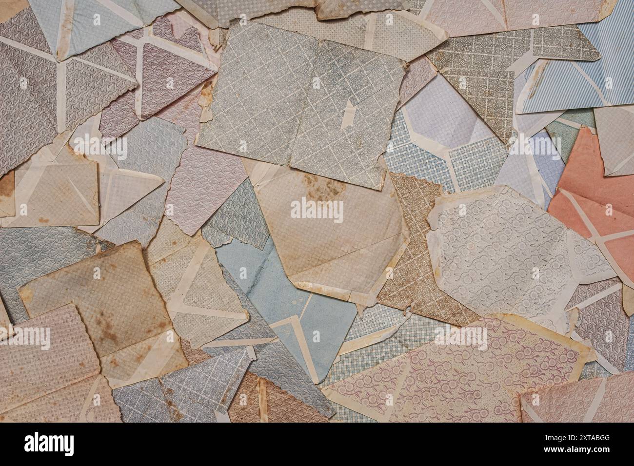 Alte offene Luftpostpapierumschläge, Vintage-Design-Muster Stockfoto