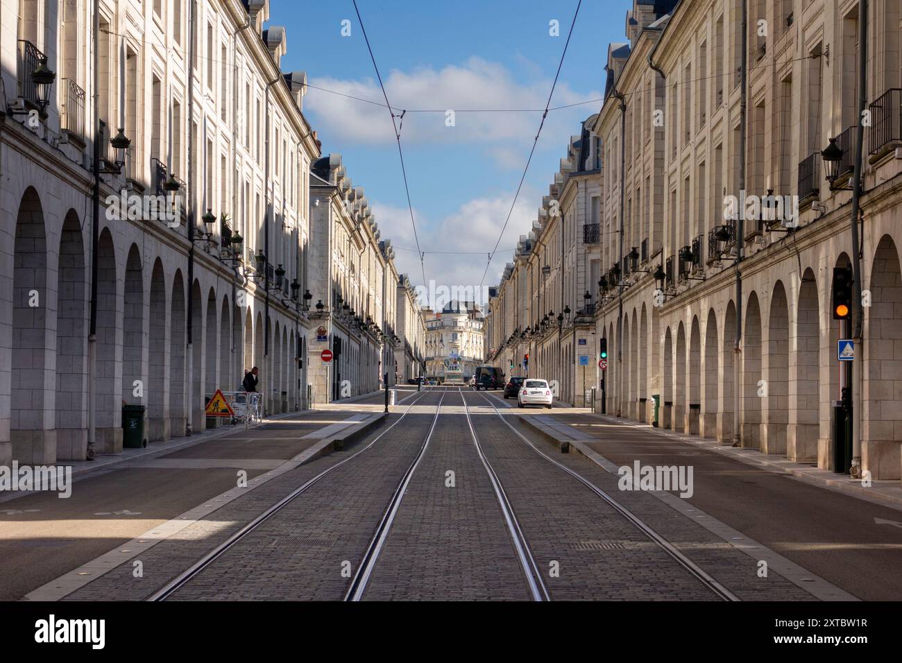 Straßenbahnschienen durch das Stadtzentrum, Orleans, Centre Val de Loire, Frankreich, Europa Stockfoto