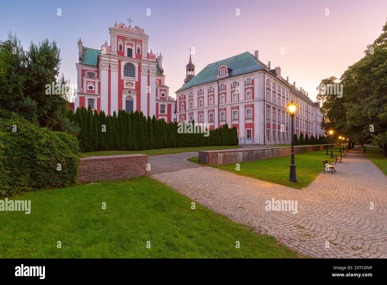 Der älteste öffentliche Stadtpark von Fryderyk Chopin in Posen bei Tagesanbruch, Polen Stockfoto Der älteste öffentliche Stadtpark von Fryderyk Chopin in Posen bei Tagesanbruch, Polen Stockfoto