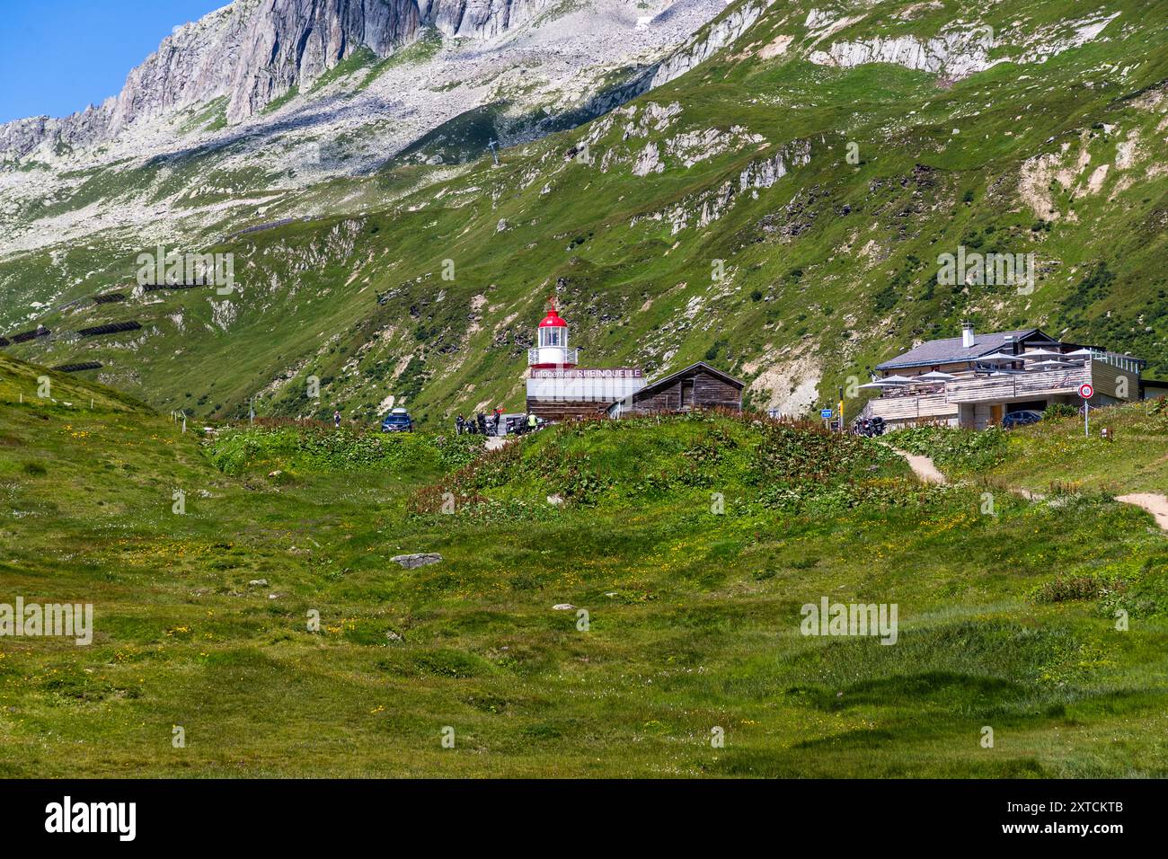 Im Informationszentrum an der Rheinquelle befindet sich eine kleine Kopie des Leuchtturms Hoek van Holland, dessen Original an der Rheinmündung bei Rotterdam steht. Via Pardé, Tujetsch, Graubünden, Schweiz Stockfoto