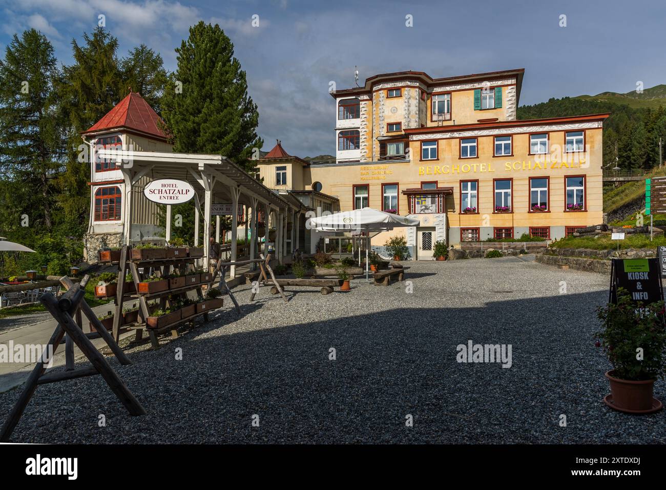 Das ehemalige Sanatorium Schatzalp oberhalb von Davos ist heute ein Hotel. Thomas-Mann-Weg, Davos, Graubünden, Schweiz Stockfoto