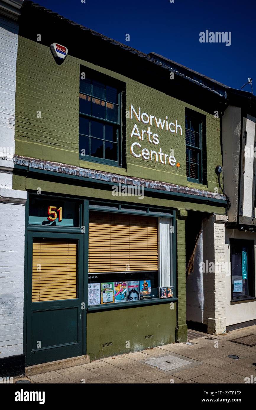 Norwich Arts Center - live Musik, Kunst und Theater in der Kirche des St. Swithin in St. Benedikt's Street in Norwich entfernt. Stockfoto