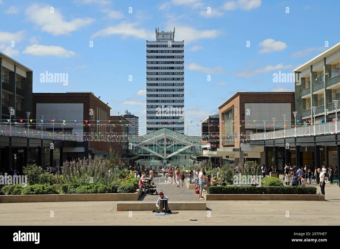 Familienspaß im Stadtzentrum von Coventry Stockfoto