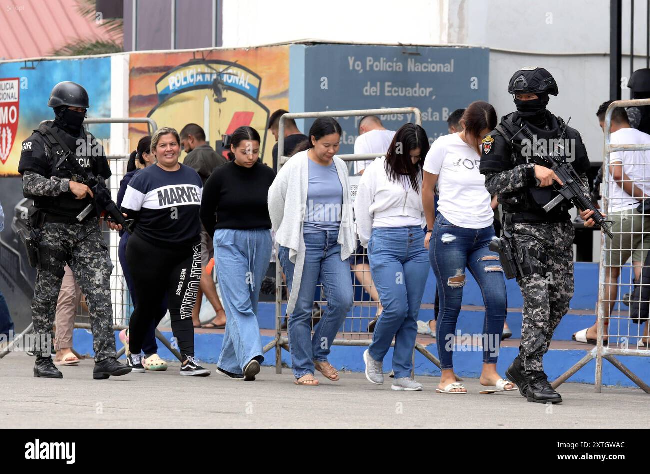 GYE ALLANAMIENTOS DURAN Guayaquil, Mittwoch, 14. August 2024 am frühen Morgen wurden mehrere Razzien im Kanton Duran durchgeführt, darunter die Gemeinde, die ATD und eine Feuerwehrstation, die 24 Häftlinge hinterlassen Fotos Duran Guayas Ecuador CLJ GYE ALLANAMIENTOSDURAN ed1b8ddd593a7328380e9797979fcea02712 Copyright: xCÃ Sarxozx Stockfoto