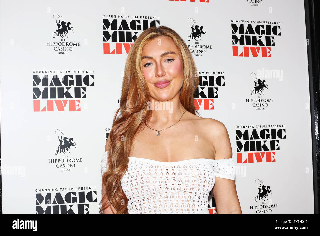 Patsy Field nimmt an der Sommersoiree „Love Island“ bei „Magic Mike Live“ Teil, die im Londoner Hippodrome stattfindet. Stockfoto