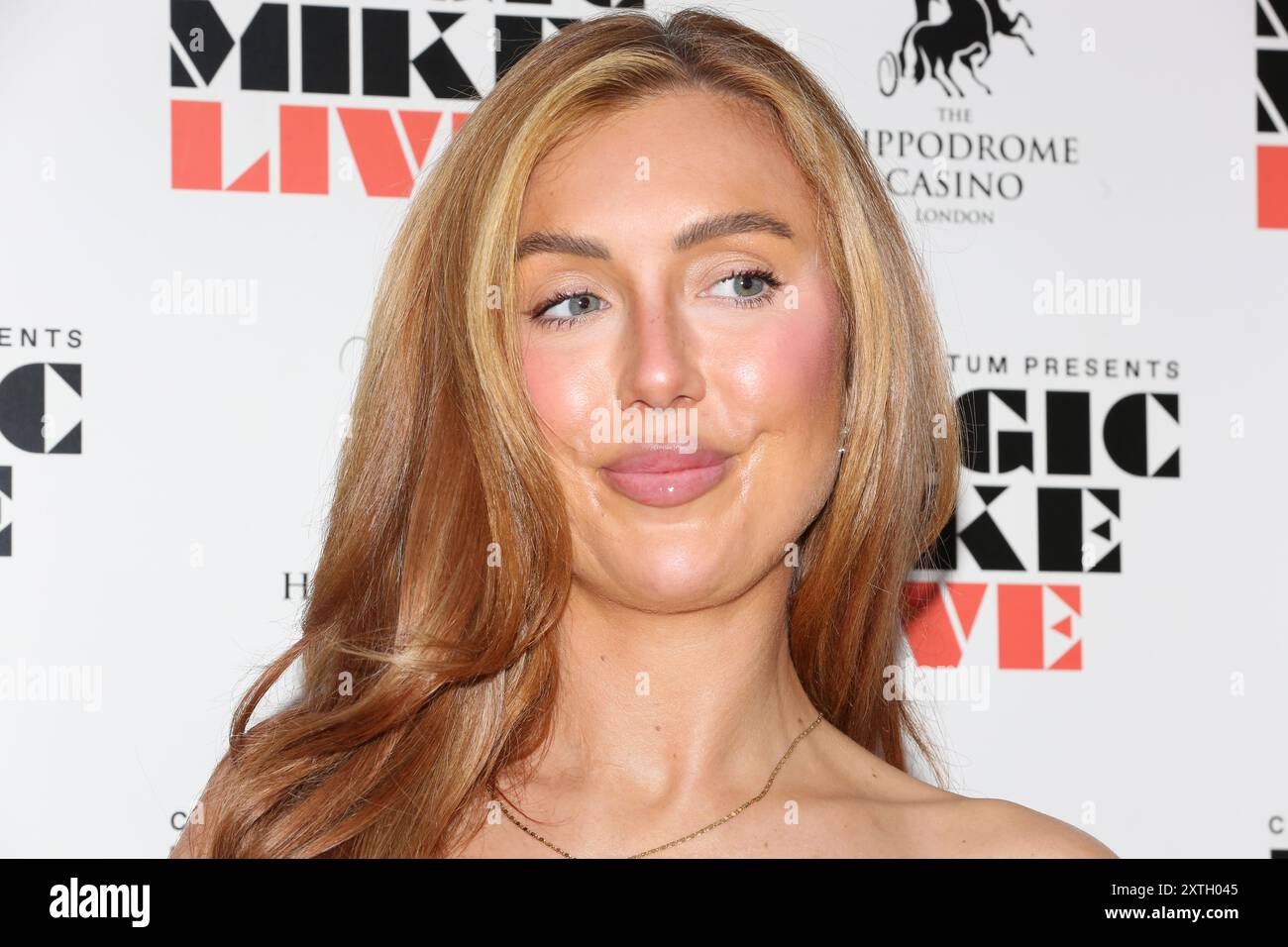 Patsy Field nimmt an der Sommersoiree „Love Island“ bei „Magic Mike Live“ Teil, die im Londoner Hippodrome stattfindet. Stockfoto