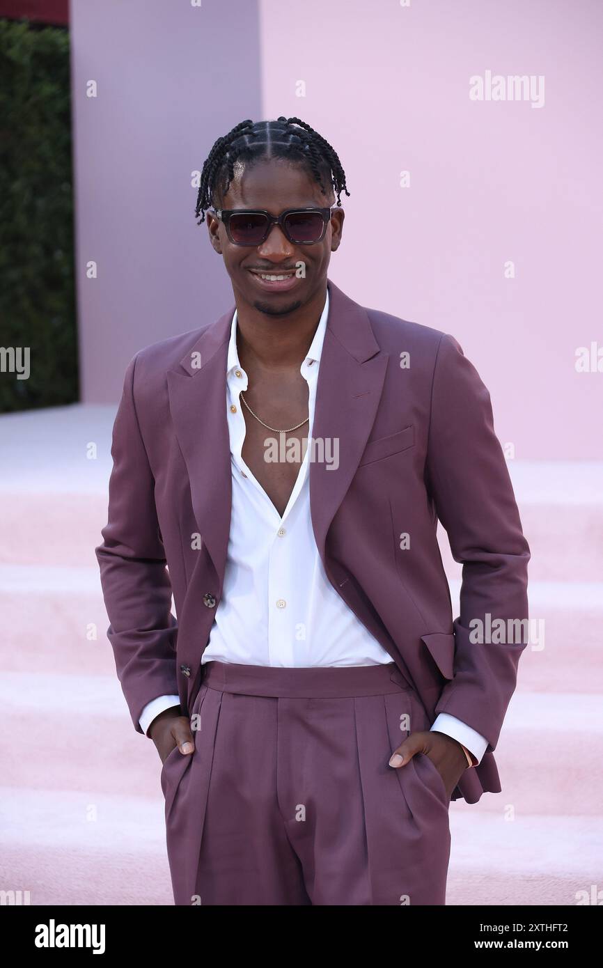 Los Angeles, USA. August 2024. Samuel Arnold nimmt an der Premiere von Netflix 'Emily in Paris' Staffel 4 Part 1 im Egyptian Theatre Hollywood am 14. August 2024 in Los Angeles, Kalifornien Teil. Foto: Crash/imageSPACE Credit: Imagespace/Alamy Live News Stockfoto
