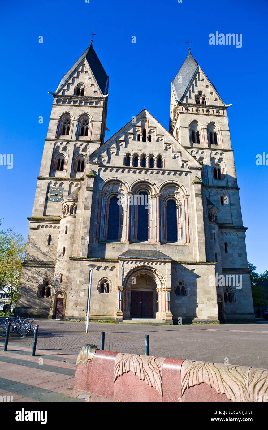 Bonner Münster ist die älteste römisch-katholische Kirche in Bonn. Stockfoto