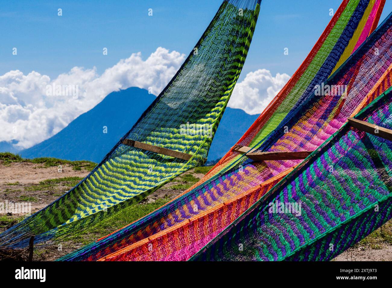 Hängematten und der Toliman Vulkan, 3,158 m, Atitlan See, Guatemala, Mittelamerika Stockfoto Hängematten und der Toliman Vulkan, 3,158 m, Atitlan See, Guatemala, Mittelamerika Stockfoto