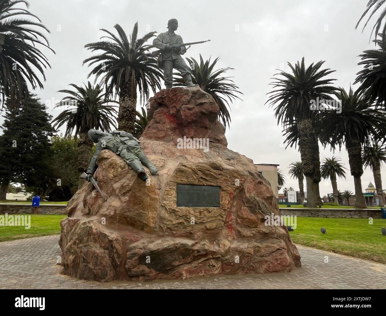 Swakopmund, Namibia. August 2024. Das Marinemahnmal in Swakopmund erinnert an das Marine Expeditionskorps der deutschen Schutztruppe, das 1904 an der Niederschlagung des Herero- und Nama-Aufstandes beteiligt war. Deutsche Soldaten verübten in Namibia zwischen 1904 und 1908 während der deutschen Kolonialzeit Völkermord. Kristin Palitza/dpa/Alamy Live News Stockfoto