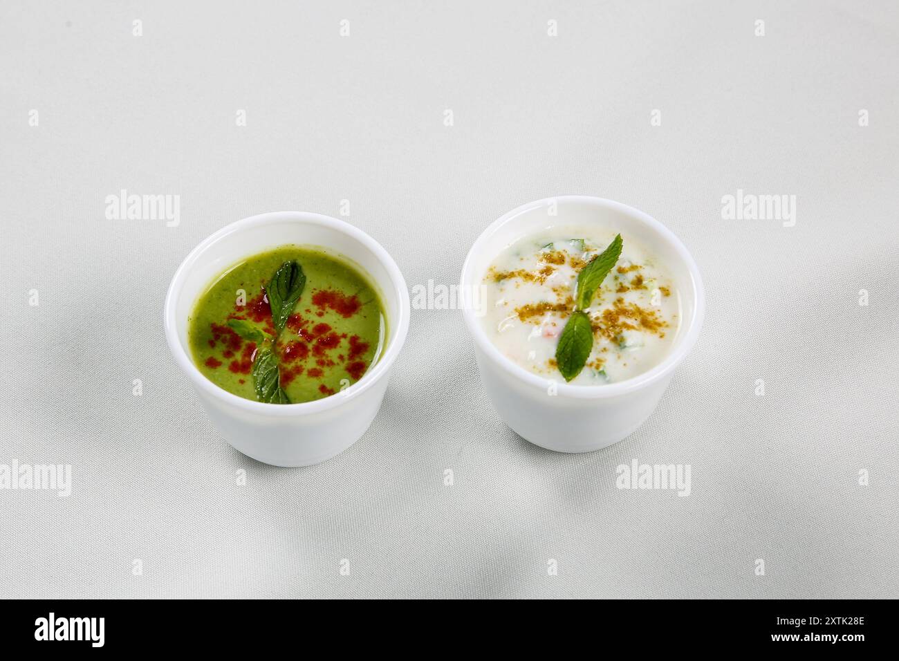 Mint Raita und Pudina Raita Stockfoto