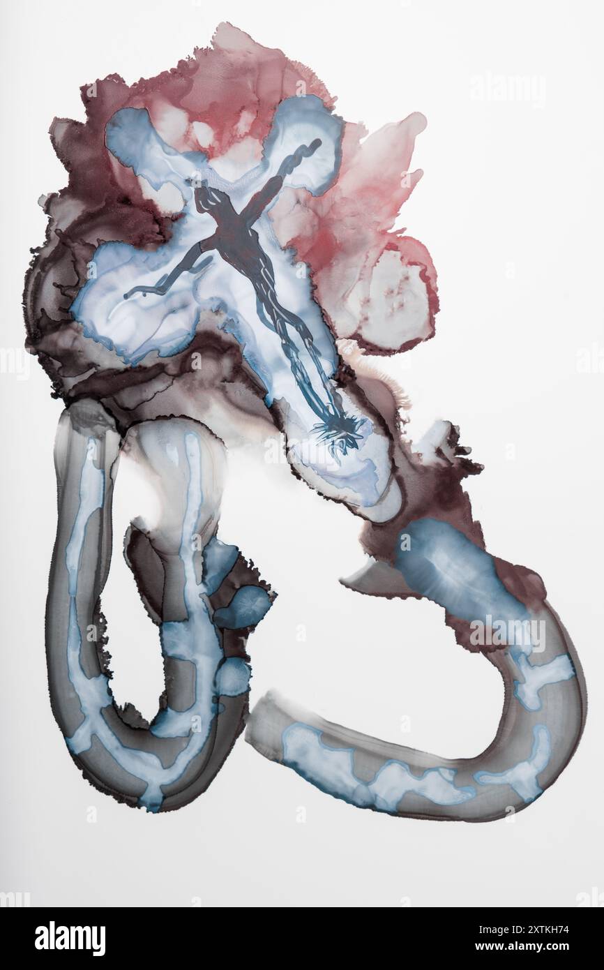 Surrealistische konzeptuelle fotografische Kunstwerke, die mit Alkoholtinte auf Papier hergestellt wurden. Die mehrdeutige abstrakte Komposition deutet darauf hin, dass eine Figur gekreuzigt wird. Stockfoto