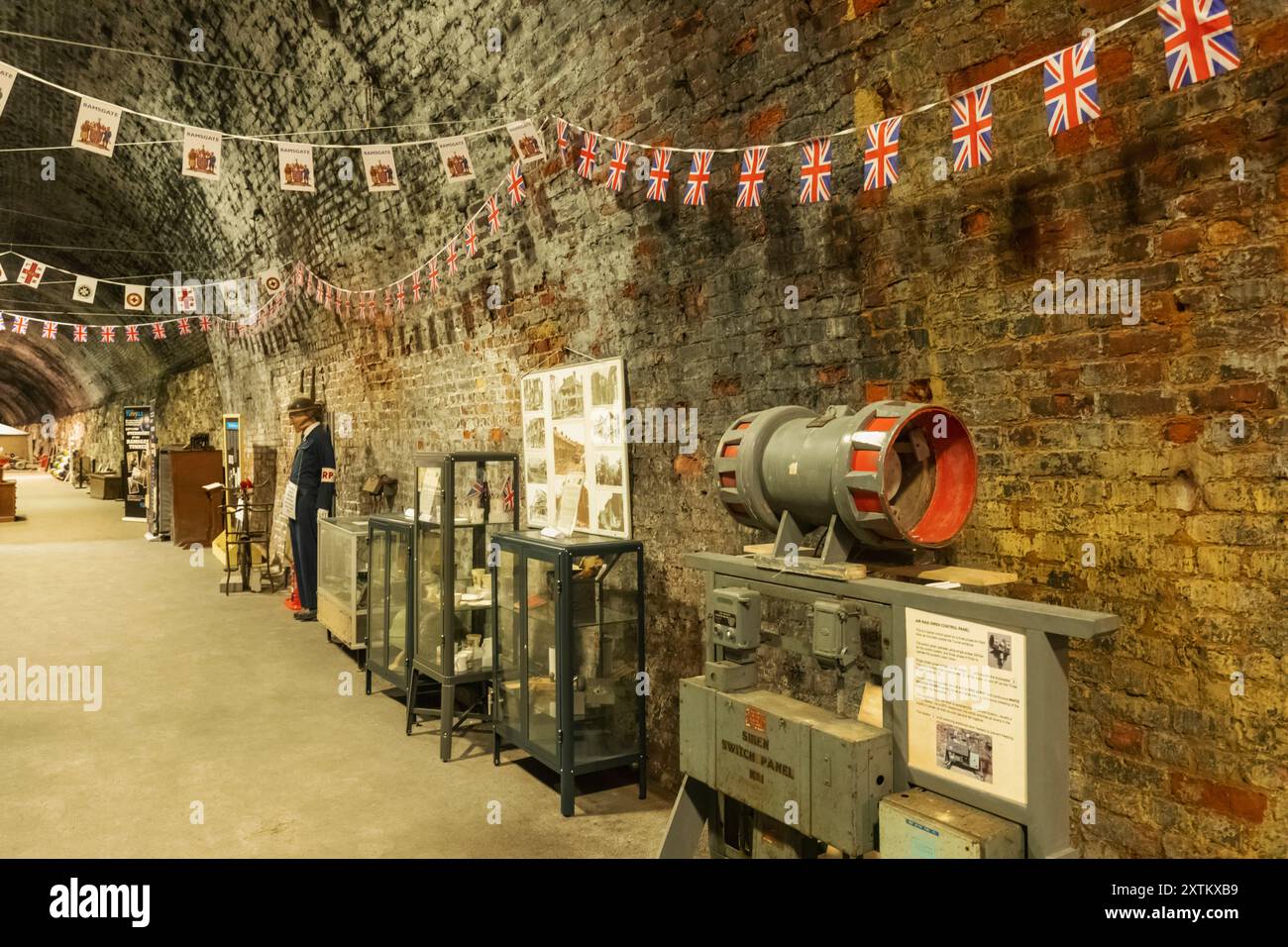 England, Kent, Thanet, Ramsgate, Ramsgate Tunnel, Ramsgate Tunnels Museum, Ausstellung der Luftschutzsirene aus dem Zweiten Weltkrieg Stockfoto