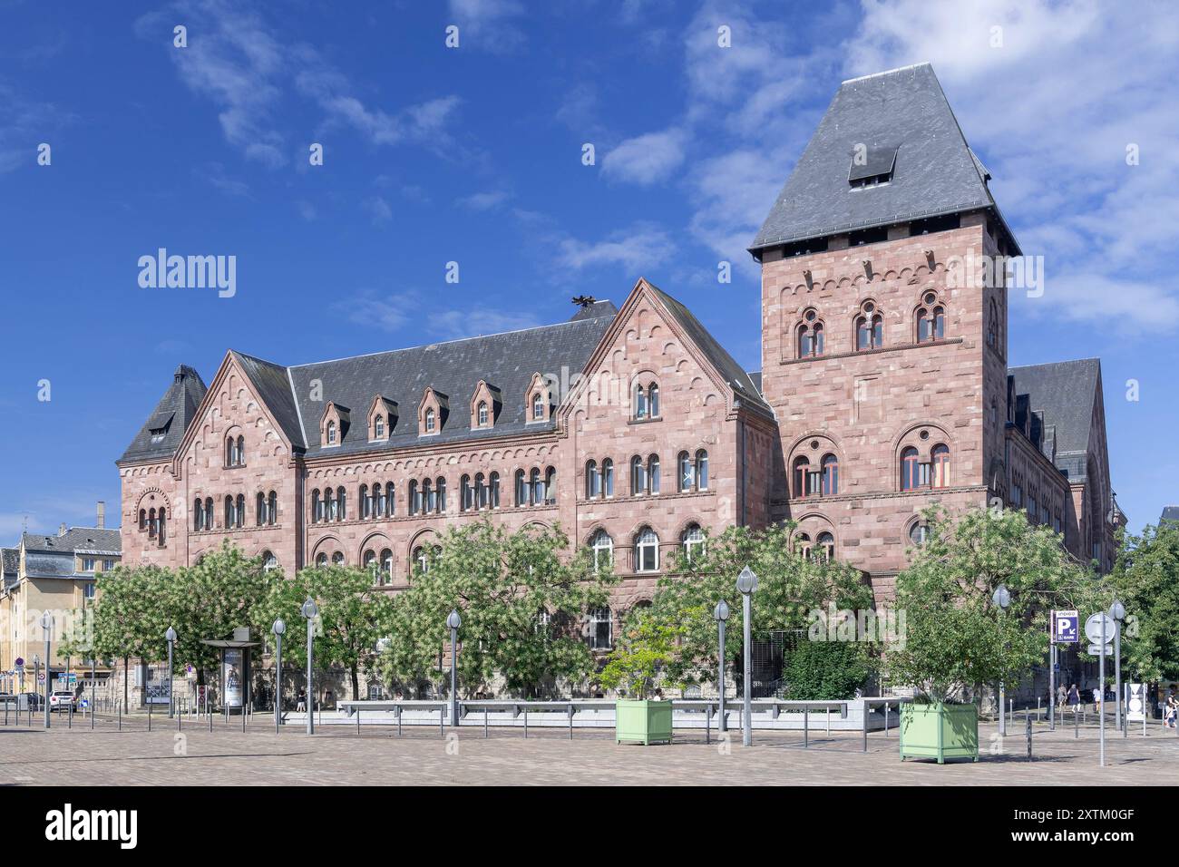 Metz, Frankreich - Blick auf das ehemalige Gebäude des Hôtel des Postes, das von Jürgen Kröger zwischen 1905 und 1911 erbaut wurde. Stockfoto