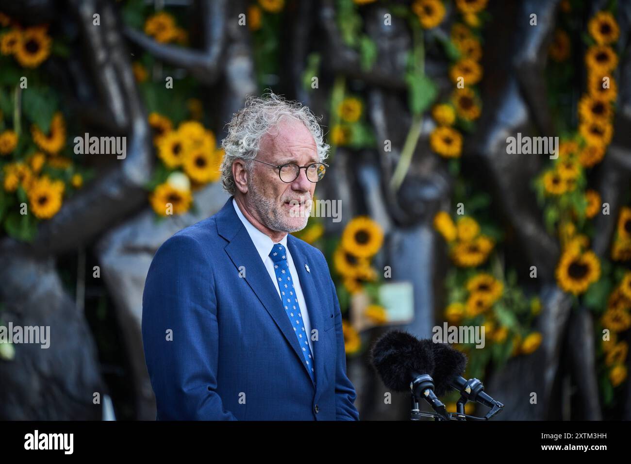 DIE HAAG - Thom de Graaff während der Gedenkfeier an die Opfer der japanischen Besetzung der ehemaligen Niederländisch-Indien am Indischen Denkmal. Es ist das dritte Mal, dass die nationale Gedenkfeier am 15. August 1945 in den Abendstunden stattfindet. ANP PHIL NIJHUIS niederlande raus - belgien raus Stockfoto