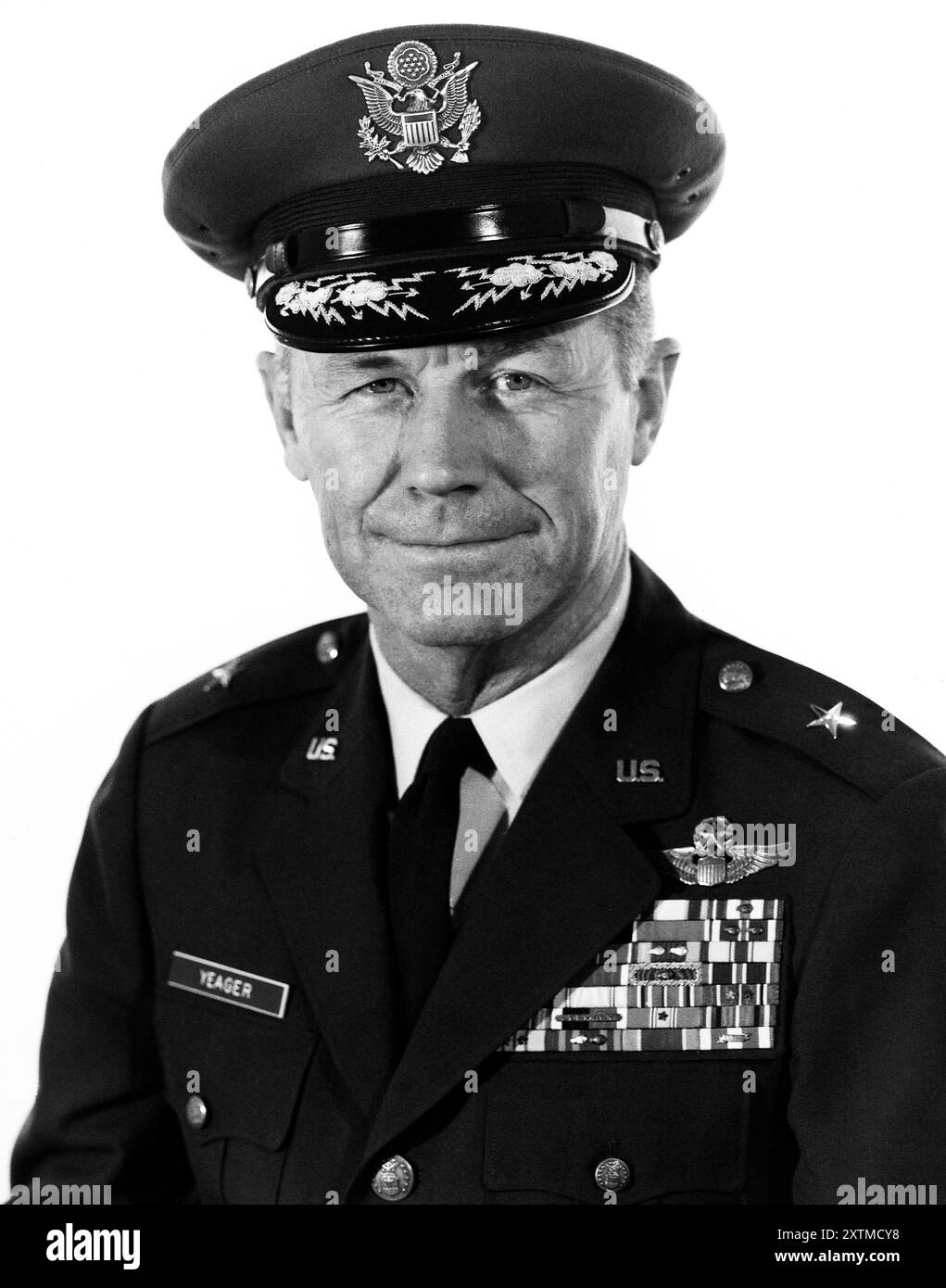 Chuck Yeager, Brigadegeneral Chuck Yeager, Brigadegeneral Charles Elwood Yeager (1923–2020) Offizier der United States Air Force, fliegendes Ass und Testpilot Stockfoto