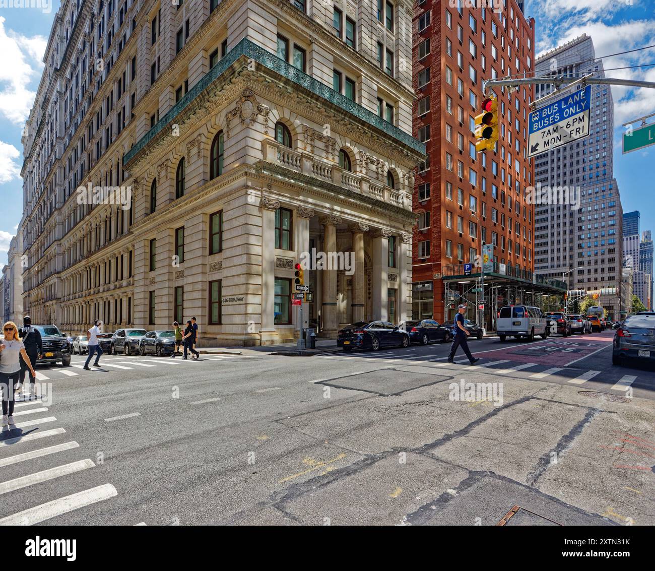 Das New York Life Insurance Building, auch bekannt als Clock Tower Building, ist ein Wahrzeichen des Civic Center. Das Bürogebäude aus dem Jahr 1899 ist heute eine Wohnanlage. Stockfoto