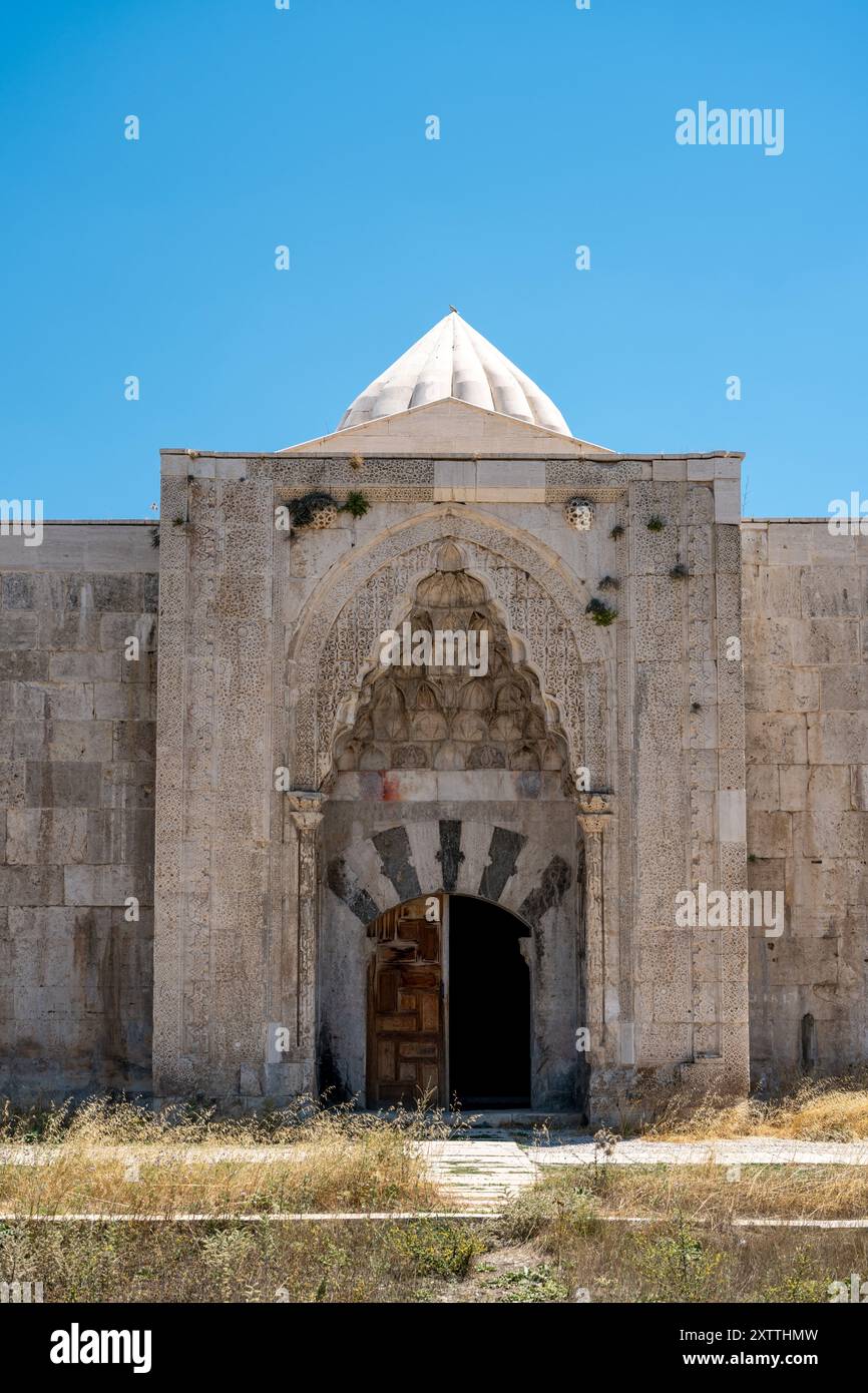 Susuz Caravanserai, erbaut von Giyaseddin Keykubad bin Keyhusrev, liegt an der Antalya Burdur Straße. Susuz kervansarayi Stockfoto