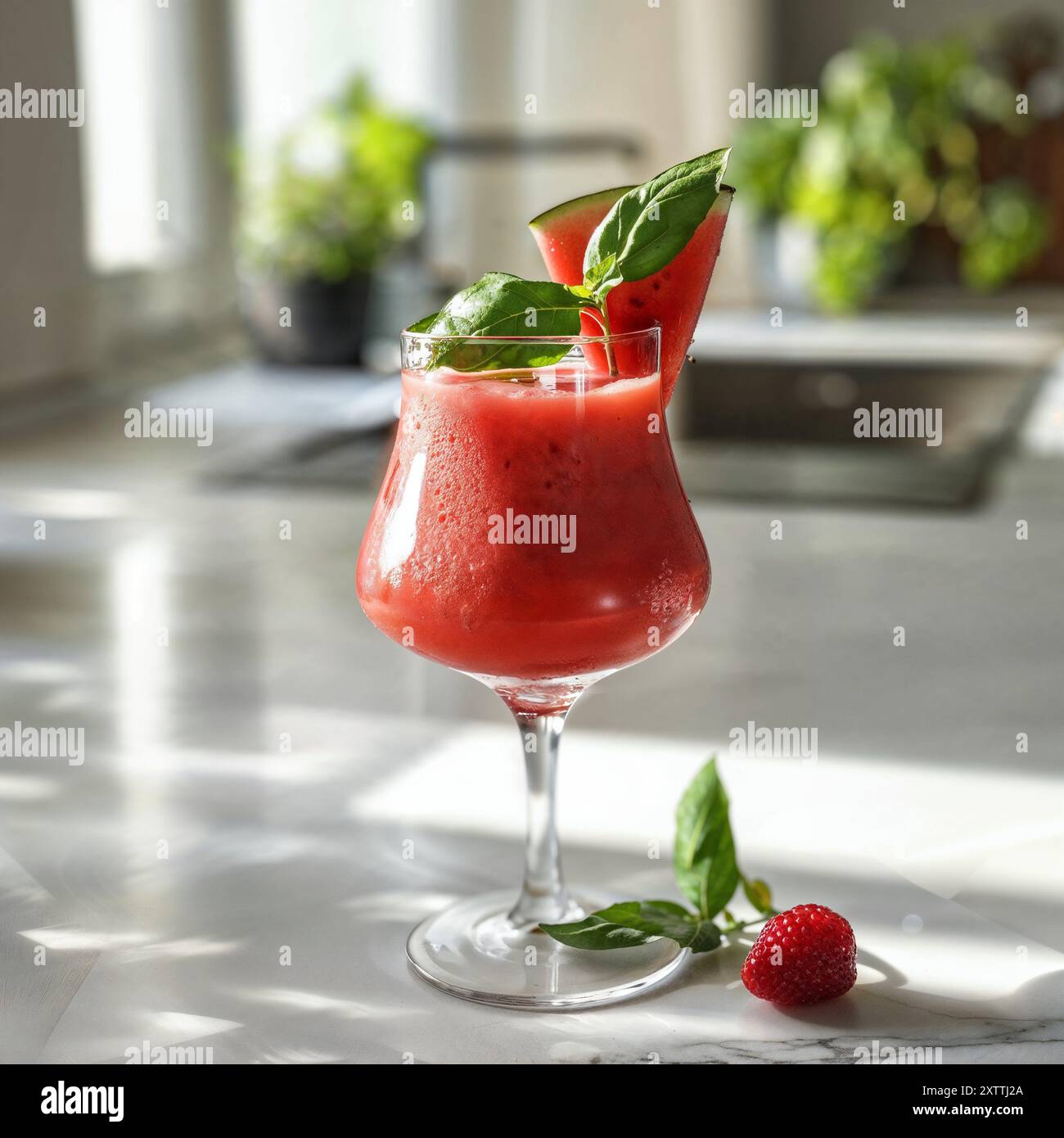 Erdbeere Smoothie Glas, Saft, Wassermelone, Lebensmittelfotografie, Milchshake, Rezept mit frischem rotem Saft Stockfoto