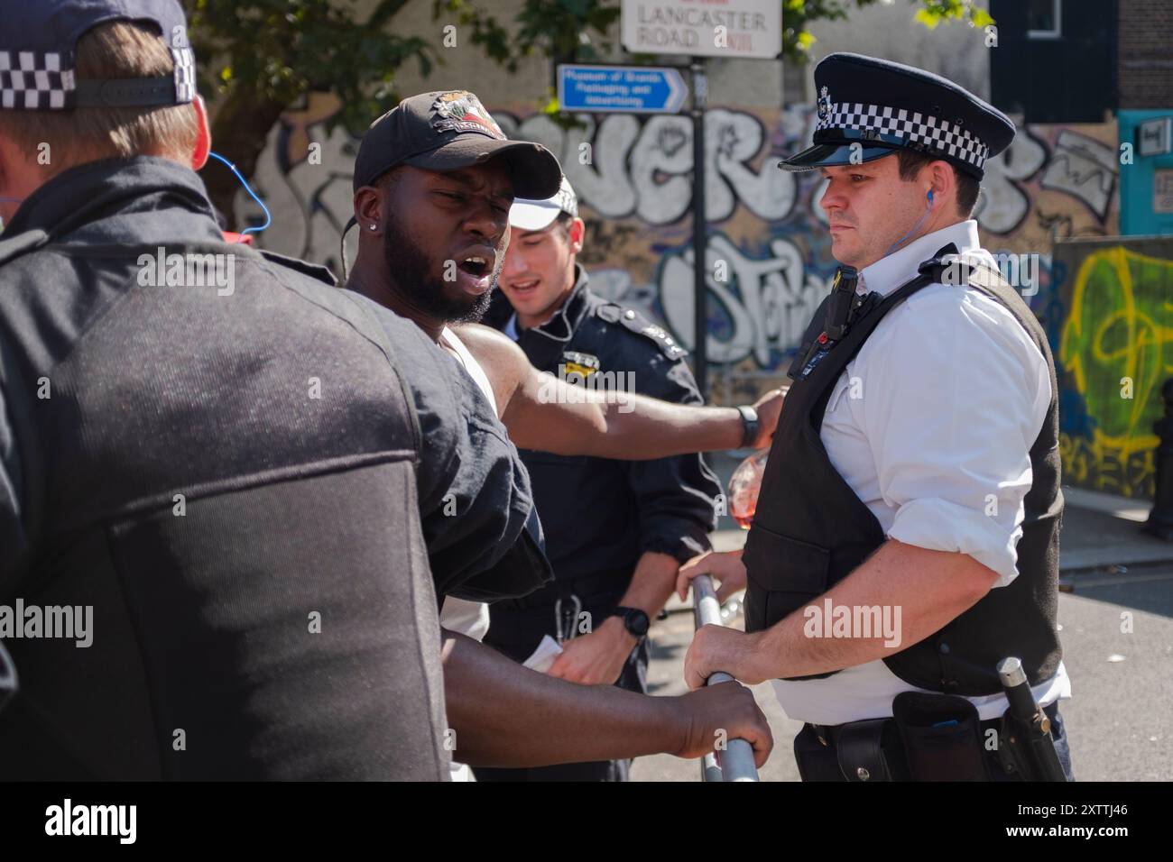 Halten Sie an und suchen Sie am Notting Hill Carnival Stockfoto