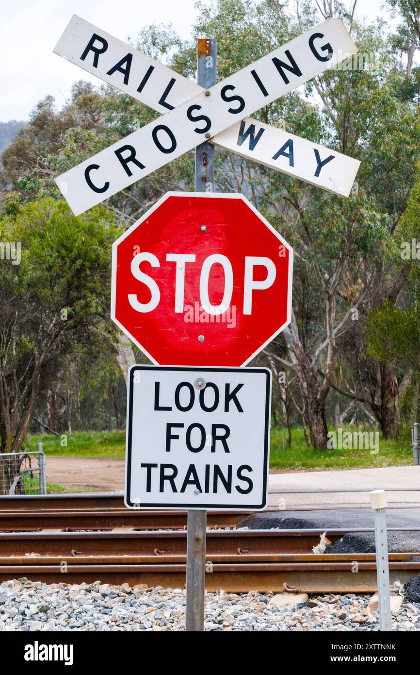 Bahnübergang Stoppschild, Cobblers Pool, Toodyay, Western Australia Stockfoto