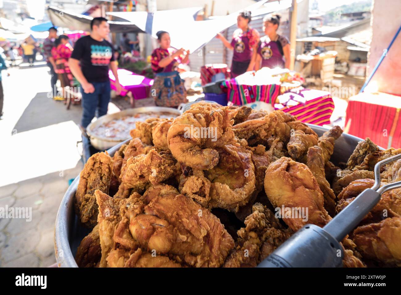 pollo dorado, Santo Tomás Chichicastenango, República de Guatemala, América Central Stockfoto