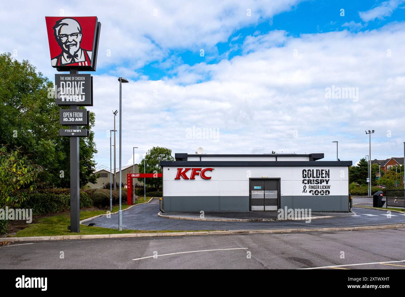 KFC Drive Thru Restaurant oder Imbiss in Crewe Cheshire UK Stockfoto