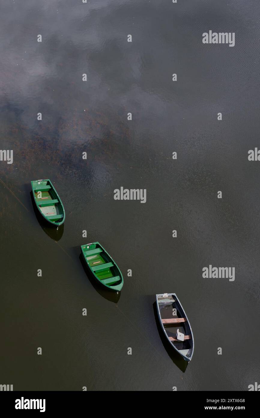 Fischerboote auf dem Knapps Loch in Kilmacolm Stockfoto