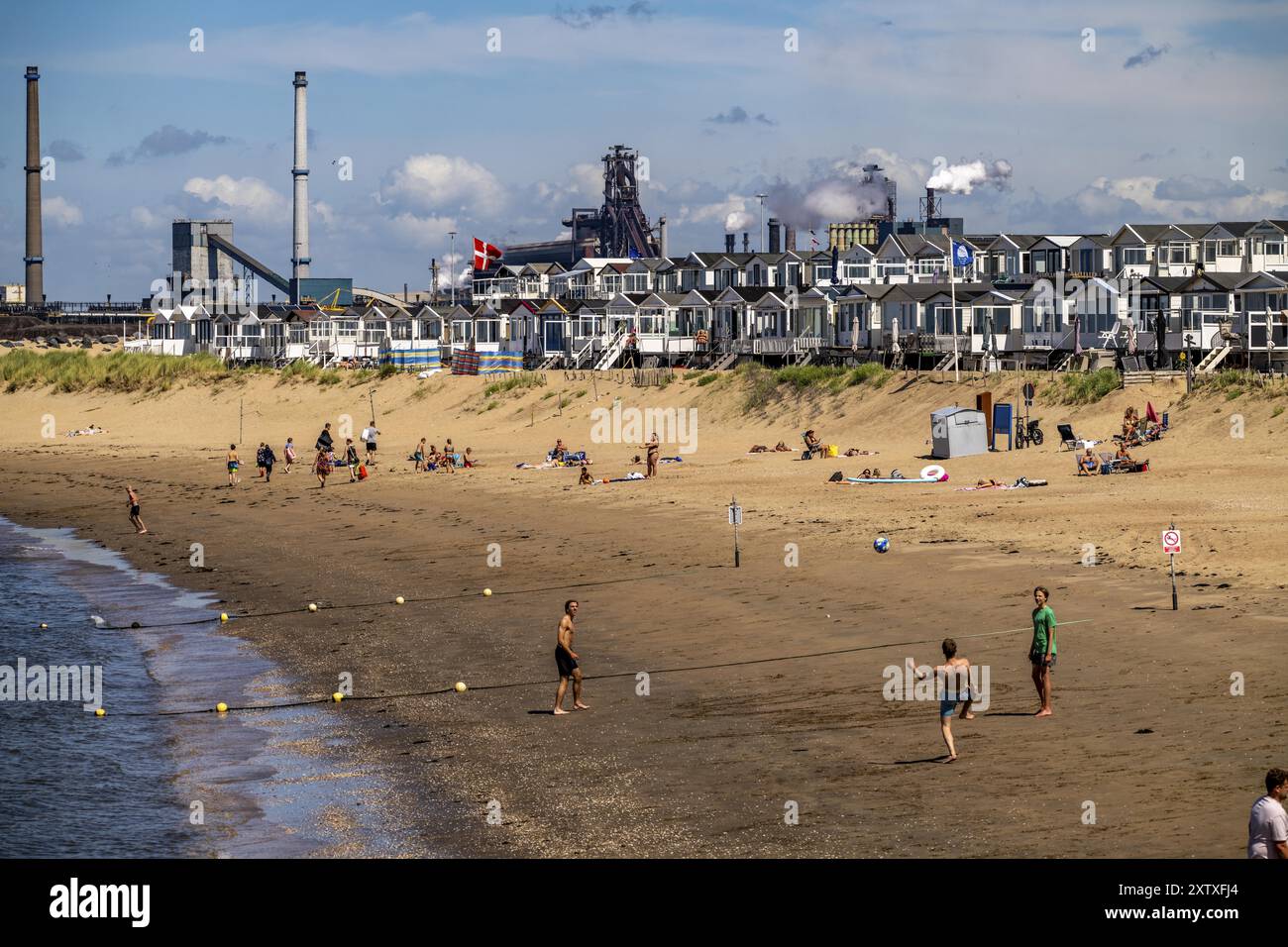 Das Stahl- und Hüttenwerk Tata Steel in IJmuiden, Velsen, Nordholland, Niederlande, größtes Industriegebiet der Niederlande, 2 Hochöfen Stockfoto