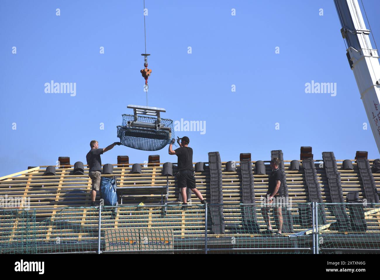 Europa, Deutschland, Niedersachsen, neues Einfamilienhaus, Rohbau, Dachboden, Dachbinder, Baumaterial, Baufinanzierung, Energieeinsparung Stockfoto