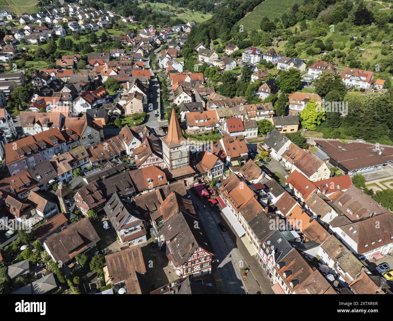 Die Altstadt von Gengenbach mit dem Haigeracher Tor, Stadttor, Wahrzeichen und Wahrzeichen von Gengenbach, Luftansicht, Ortenaukreis, Baden-Württemberg Stockfoto