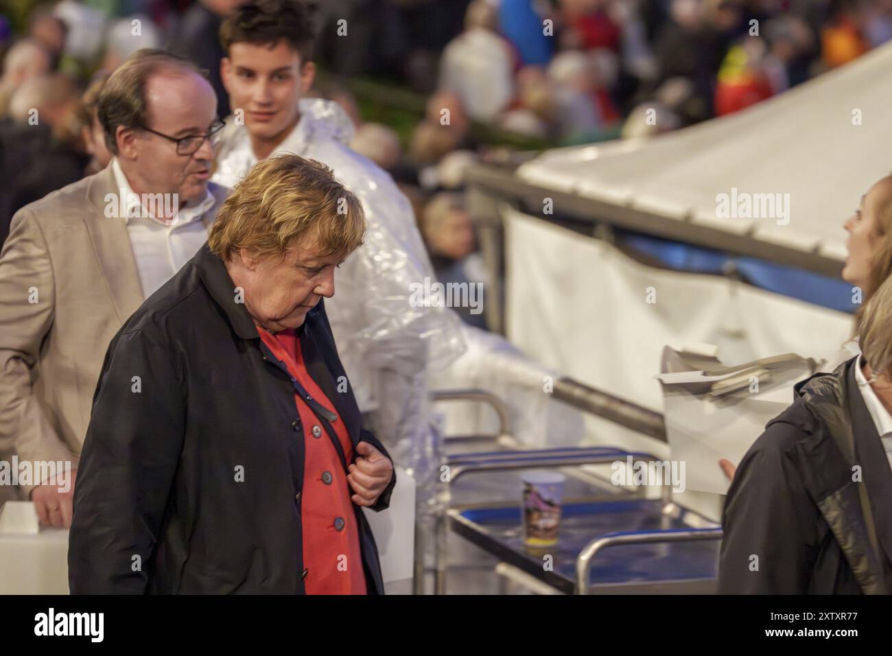 Angela Merkel, ehemalige Bundeskanzlerin (CDU) mit dem West-Ost Divan Orchester mit Dirigent Daniel Barenboim live in der Waldbühne in Berlin Stockfoto