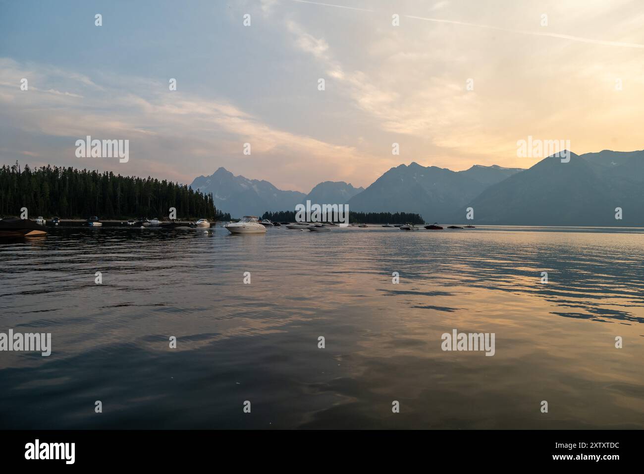 Colter Bay Harbor im Grand Teton National Park bei Sonnenuntergang Stockfoto