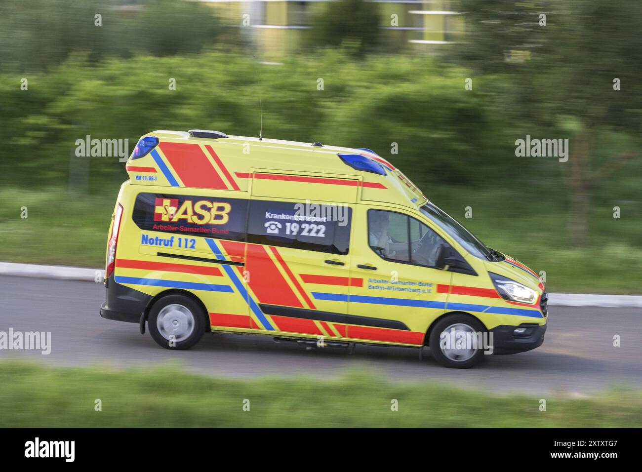 Rettungswagen im Dienst, Rettungsdienst, ASB, Samaritanische Arbeitervereinigung, Notruf, 112, Bezirk Rems-Murr, Baden-Württemberg, Deutschland, Europa Stockfoto