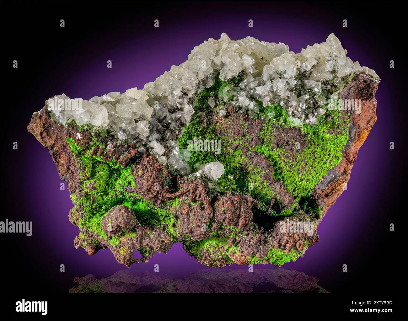 Conichalcit mit Calcit, Mine Ojuela, Mapimi, Durango, Mexiko Stockfoto