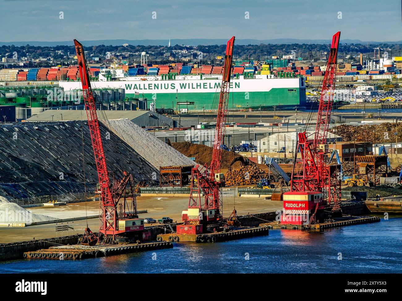 Baggerkähne, Industrial Waterfront, Port Elizabeth, New Jersey Stockfoto