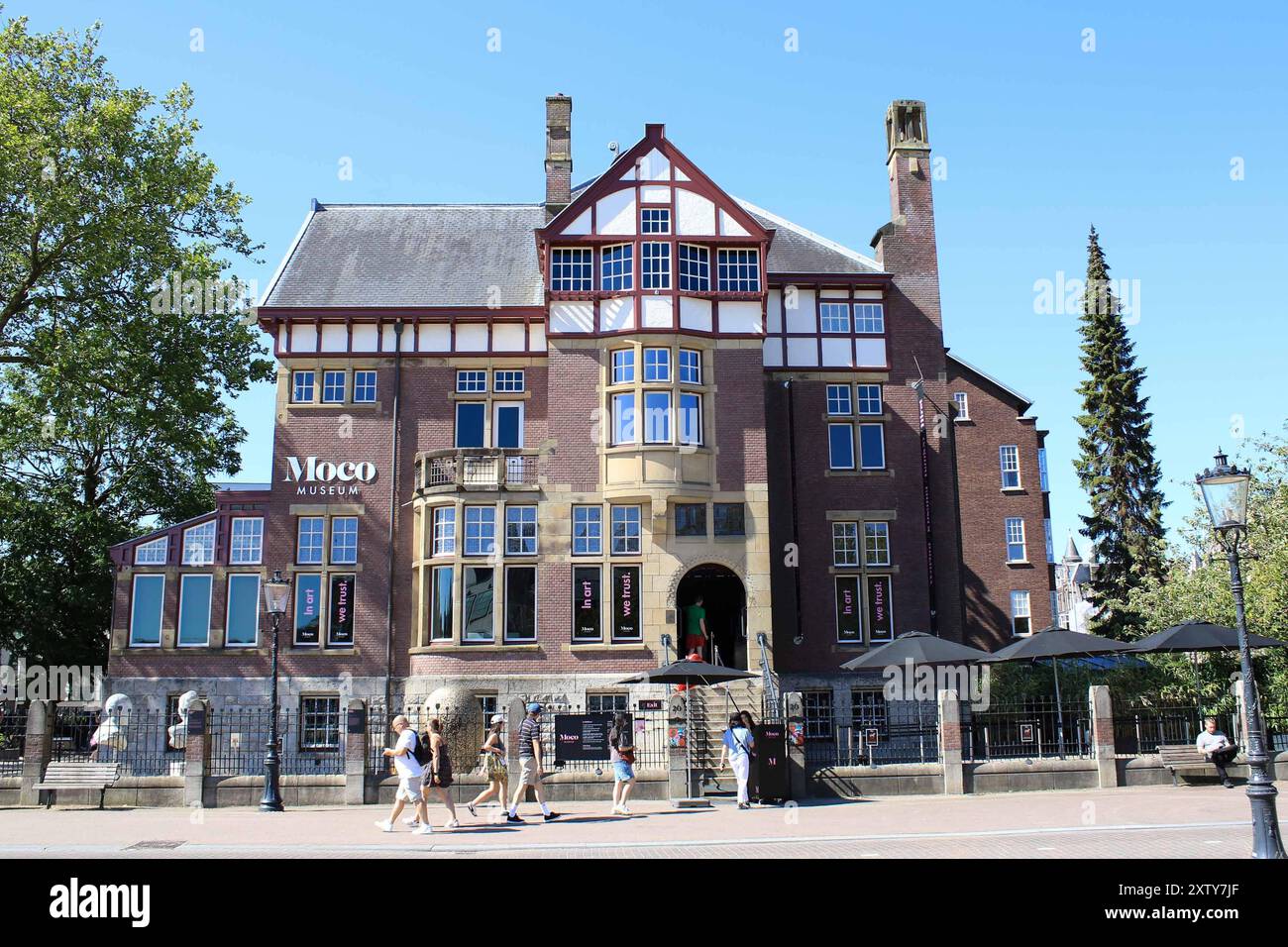 16.08.2023, Amsterdam, NED, unterwegs in Holland, Fototermin, Verschiedene Themenbilder, Themenbild, Symbolbild, im Bild Mocomuseum, Moco Museum, Amsterdam, Holland, Niederlande, *** 16 08 2023, Amsterdam, NED, unterwegs in Holland, Fotoshooting, verschiedene Themenbilder, Themenbild, Symbolbild, im Bild Mocomuseum, Moco Museum, Amsterdam, Holland, Niederlande, Niederlande, Stockfoto