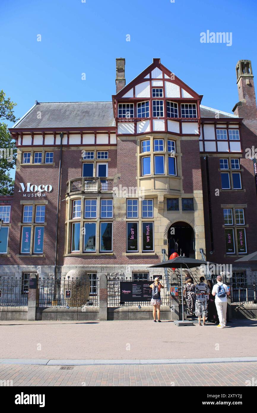 16.08.2023, Amsterdam, NED, unterwegs in Holland, Fototermin, Verschiedene Themenbilder, Themenbild, Symbolbild, im Bild Mocomuseum, Moco Museum, Amsterdam, Holland, Niederlande, *** 16 08 2023, Amsterdam, NED, unterwegs in Holland, Fotoshooting, verschiedene Themenbilder, Themenbild, Symbolbild, im Bild Mocomuseum, Moco Museum, Amsterdam, Holland, Niederlande, Niederlande, Stockfoto