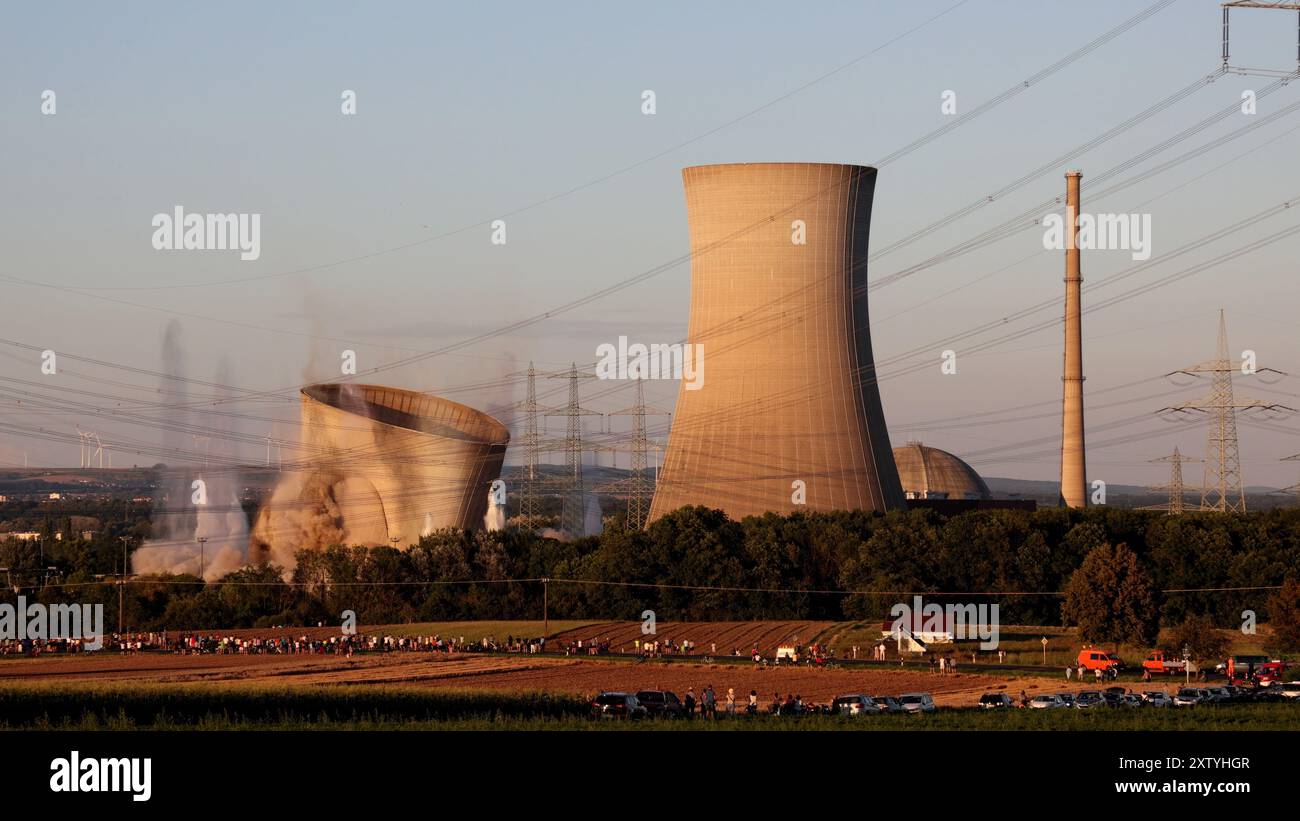Abriss von Kühltürmen des Kernkraftwerks Grafenrheinfeld Stockfoto