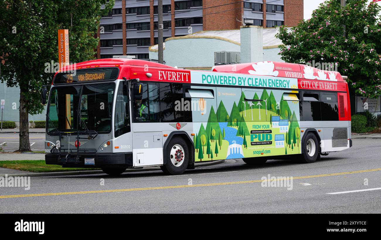 Everett, WA, USA - 28. Juli 2024; City of Everett Diesel-Elektrobus mit sauberer Energie Stockfoto