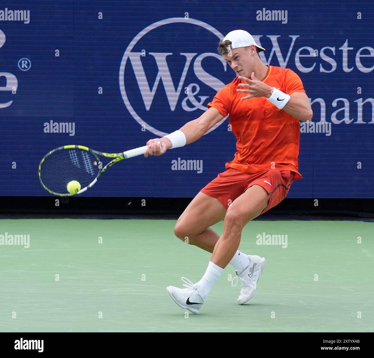 16. August 2024: Holger Rune (DEN) besiegte Gael Monfils (FRA) bei den Cincinnati Open im Lindner Family Tennis Center in Mason, Ohio. © Leslie Billman/Tennisclix/CSM Credit: CAL Sport Media/Alamy Live News Stockfoto