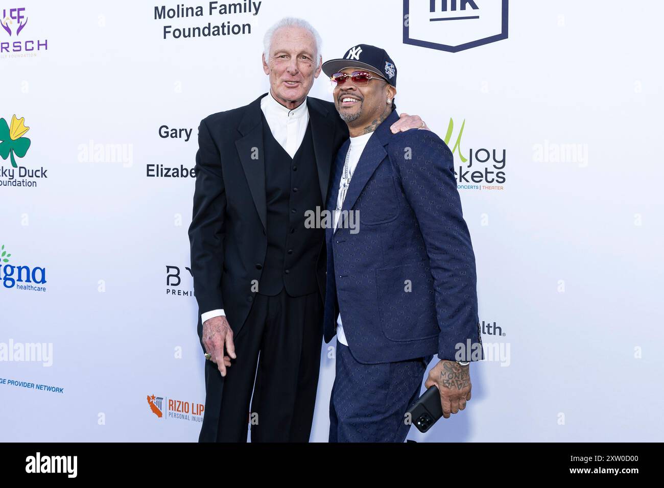 Beverly Hills, USA. August 2024. Rick Barry und Allen Iverson nehmen am 16. August 2024 an der 24. Jährlichen Gala der Harold & Carole Pump Foundation im Beverly Hilton in Beverly Hills, KALIFORNIEN Teil. (Foto: Corine Solberg/SIPA USA) Credit: SIPA USA/Alamy Live News Stockfoto