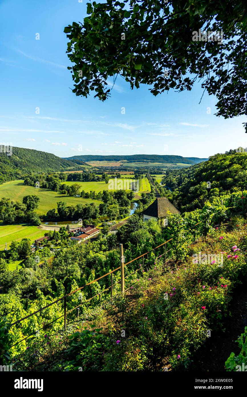 Fahrt durch das schöne Saaletal zwischen Jena und Naumburg in der Nähe der Dornburgen - Thüringen - Deutschland Stockfoto