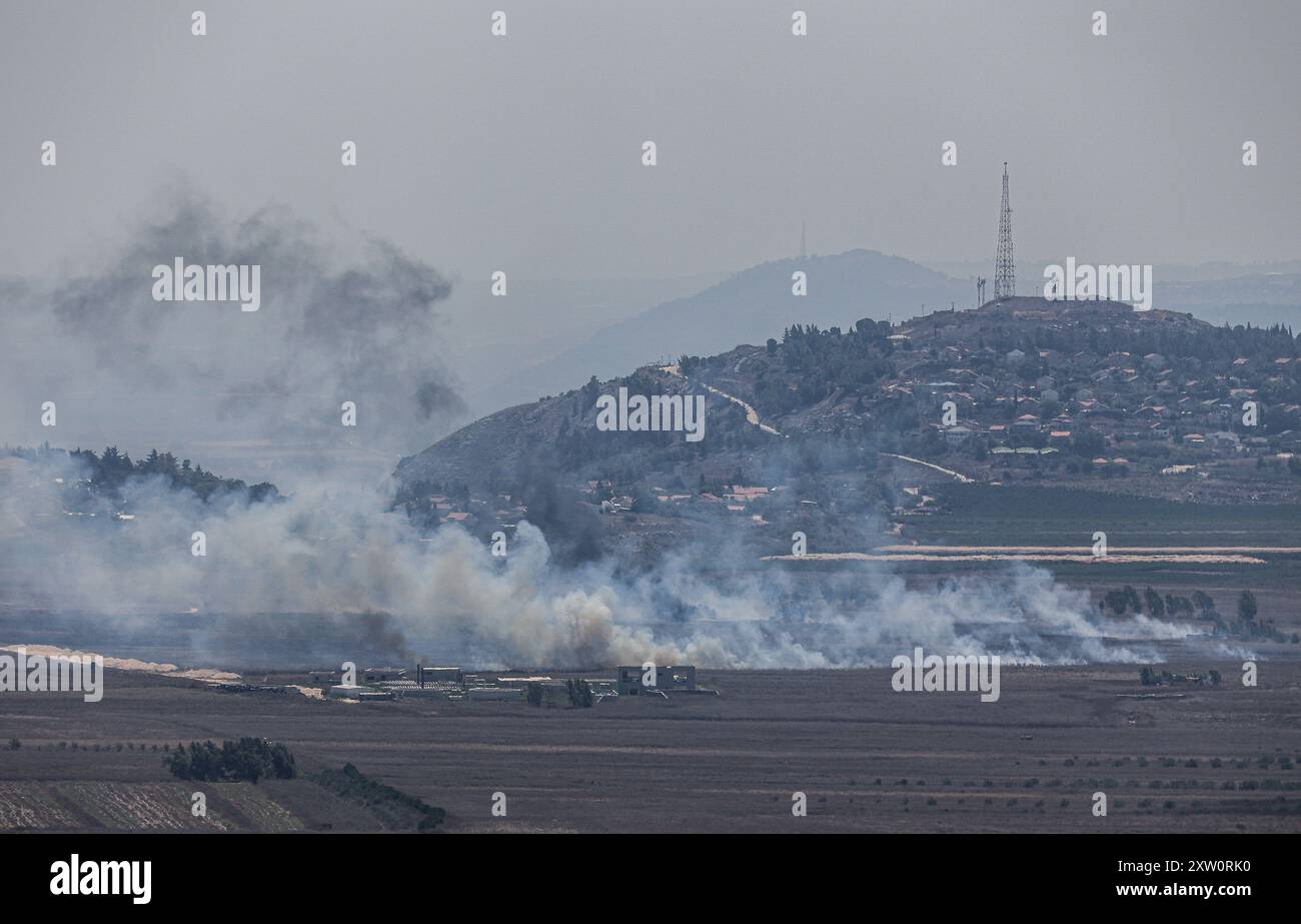 Marjayoun, Libanon. August 2024. Ein Blick auf die Ebene in der Nähe der südlibanesischen Stadt KHIAM im Südlibanon nahe der Grenze zu Israel nach israelischen Bombardierungen, während anhaltender Auseinandersetzungen zwischen der Hisbollah der IDF. Quelle: SOPA Images Limited/Alamy Live News Stockfoto