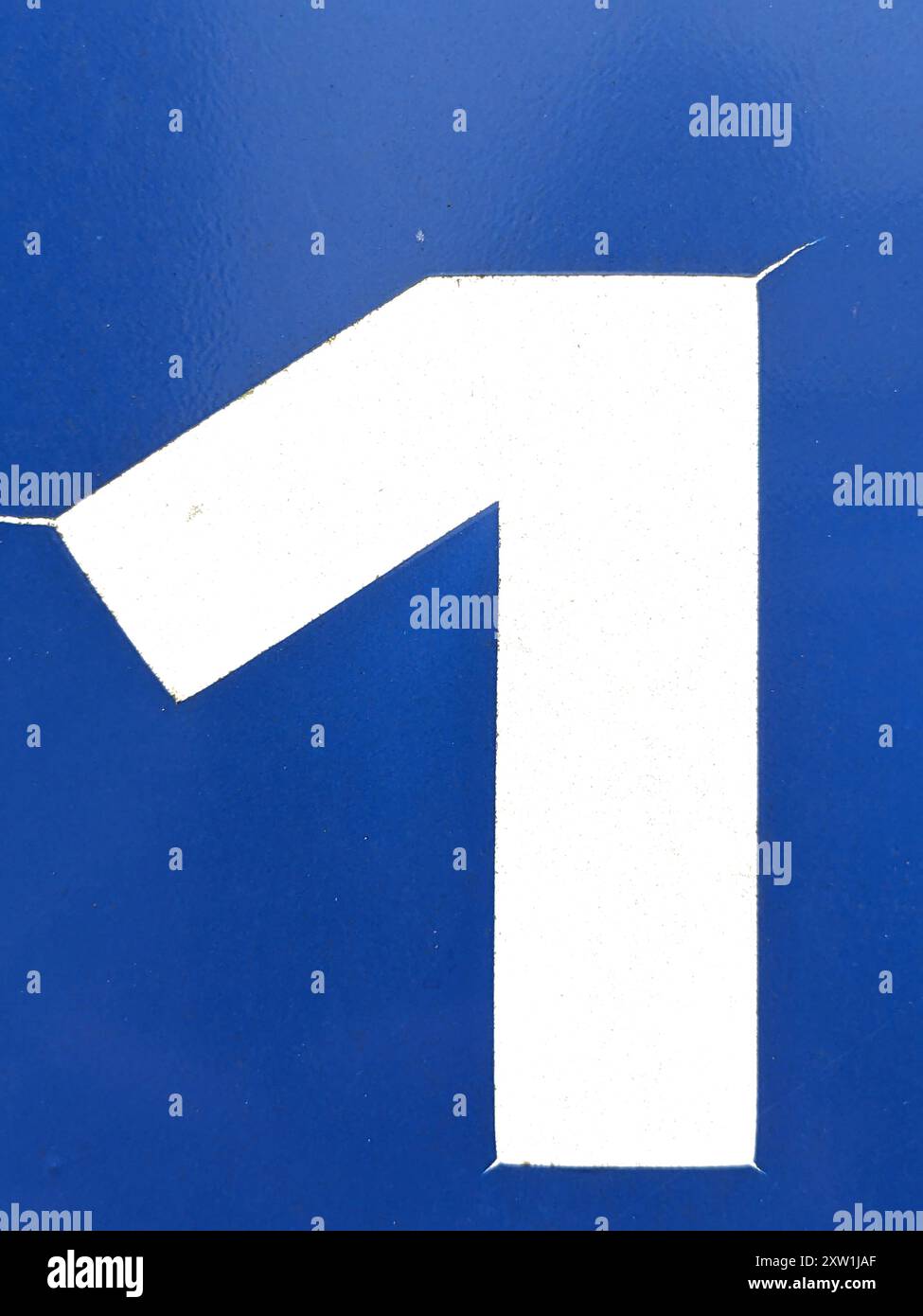 Schriftliche Formulierung in Distress State Typography Found Number Stockfoto