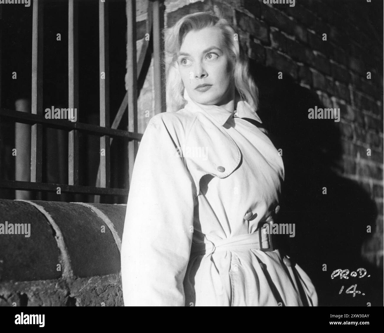KAY CALLARD in einer Szene aus CAT GIRL 1957 Regisseur ALFRED SHAUGHNESSEY Drehbuch LOU RUSOFF Insignia Films / Anglo-Amalgamated Film Distributors Stockfoto