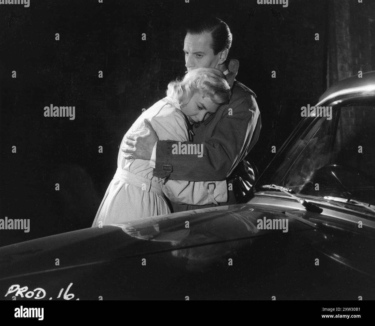 KAY CALLARD und JOHN LEE in einer Szene aus CAT GIRL 1957 Regisseur ALFRED SHAUGHNESSEY Drehbuch LOU RUSOFF Insignia Films / Anglo-Amalgamated Film Distributors Stockfoto