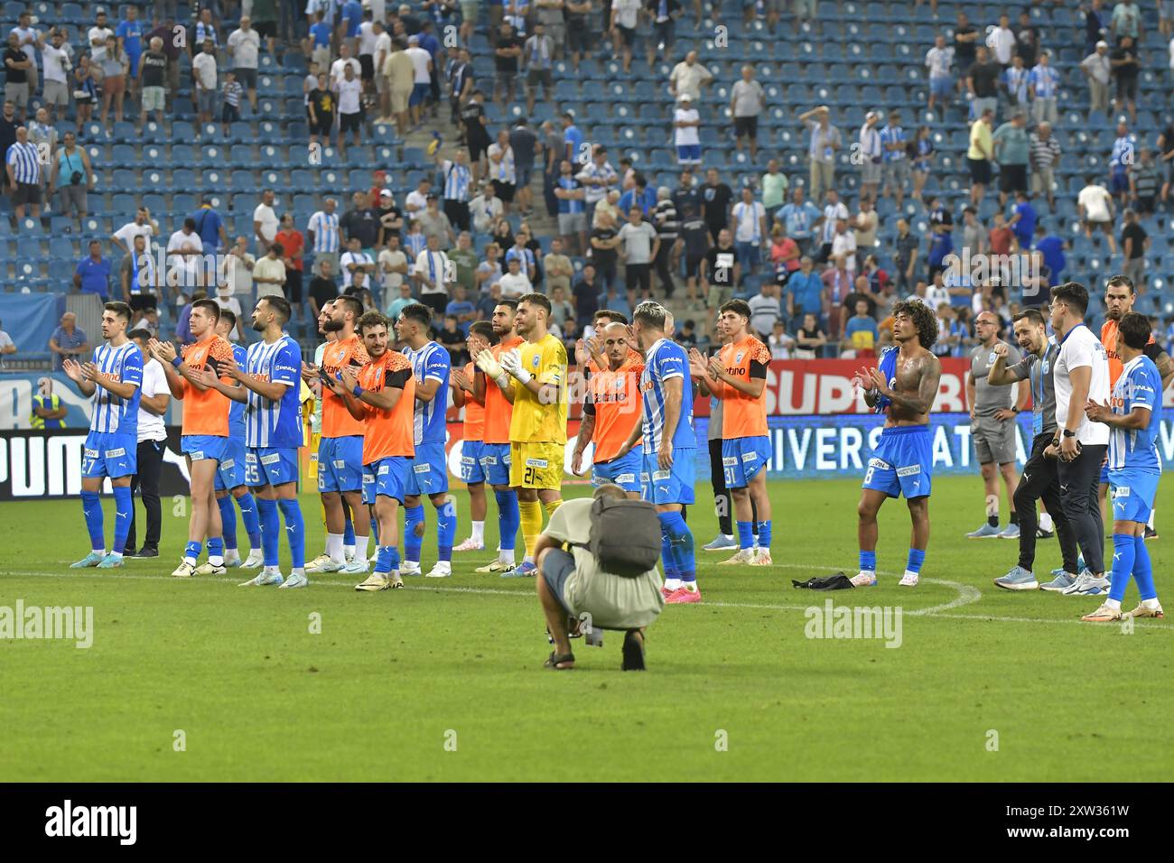 U CRAIOVA AM ENDE DES SPIELS UNIVERSITATEA CRAIOVA GEGEN FC BUZAU , SUPERLIGA RUMÄNIEN , 16.08.2024 Stockfoto