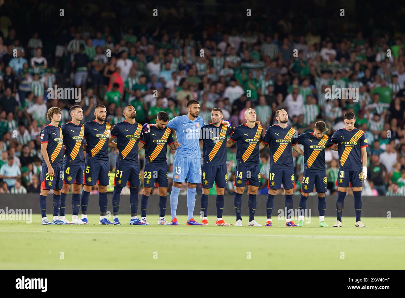 Das Girona FC-Team wurde während des LaLiga EASPORTS-Spiels zwischen den Teams von Real Betis Balompie und Girona FC bei Estadio Benito Villamarin gesehen. Endergebnis: Real betis 1-1 Girona FC. Stockfoto